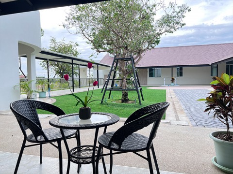 บริการรับดูแลผู้สูงอายุและผู้ป่วย นครชัยศรี